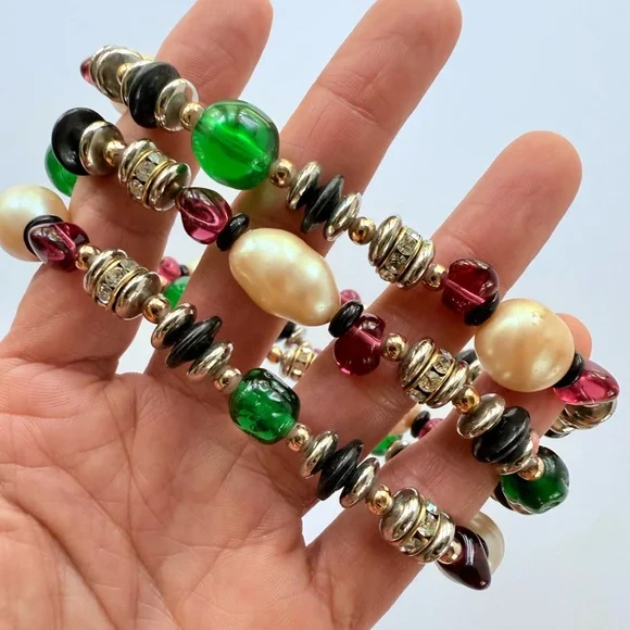 Vintage Chanel Gripoix Red Green Glass Bead Faux Pearl & Rhinestone Necklace - Picture 8 of 16